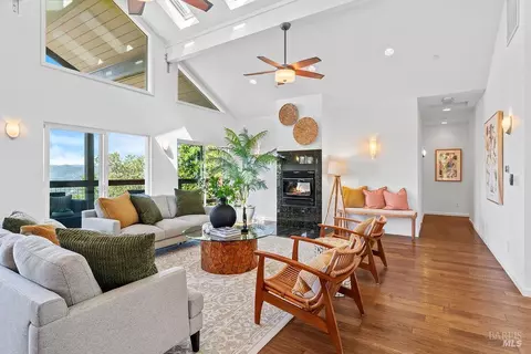 Living - 31000 Pine Mountain Rd, Cloverdale, CA 95425 photo 4 of 4