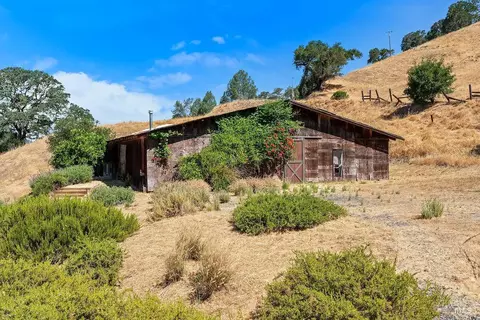 Exterior - 31000 Pine Mountain Rd, Cloverdale, CA 95425 photo 24 of 25