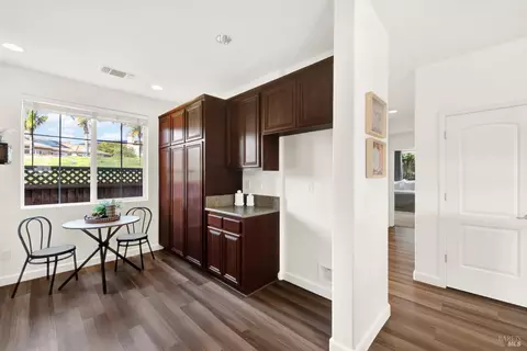 Entry Way - 7004 Alder Creek Rd, Vallejo, CA 94591 photo 2 of 3