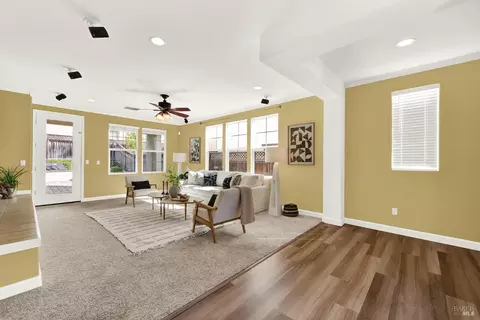 Living - 7004 Alder Creek Rd, Vallejo, CA 94591 photo 2 of 8