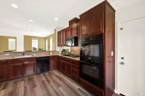 Kitchen - 7004 Alder Creek Rd, Vallejo, CA 94591 photo 5 of 8