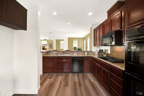 Kitchen - 7004 Alder Creek Rd, Vallejo, CA 94591 photo 6 of 8