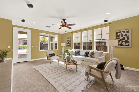 Living - 7004 Alder Creek Rd, Vallejo, CA 94591 photo 5 of 8