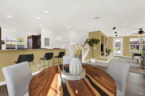 Dining - 7004 Alder Creek Rd, Vallejo, CA 94591 photo 2 of 5