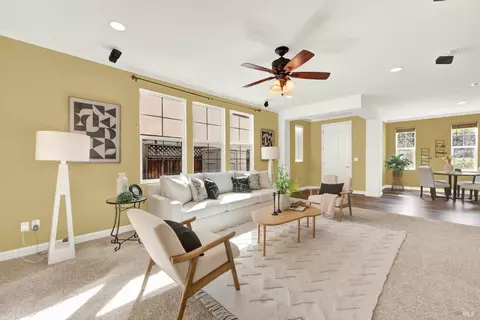 Living - 7004 Alder Creek Rd, Vallejo, CA 94591 photo 6 of 8