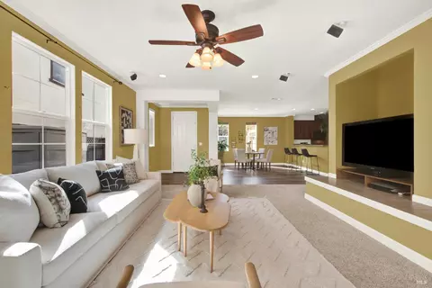 Living - 7004 Alder Creek Rd, Vallejo, CA 94591 photo 7 of 8