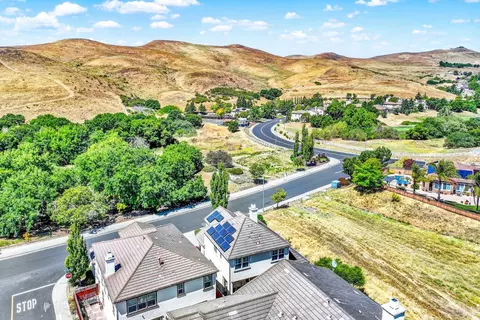 View/Area - 7004 Alder Creek Rd, Vallejo, CA 94591 photo 3 of 10