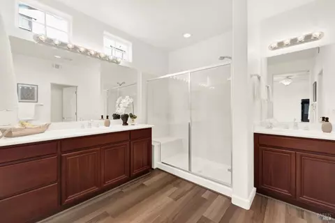 Bath - 7004 Alder Creek Rd, Vallejo, CA 94591 photo 2 of 6