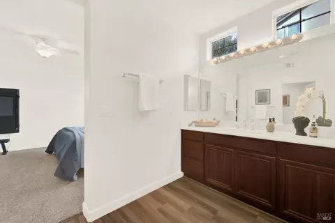 Bath - 7004 Alder Creek Rd, Vallejo, CA 94591 photo 3 of 6