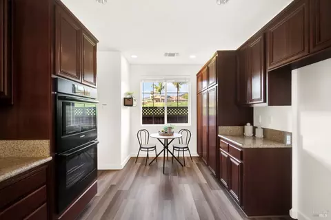 Kitchen - 7004 Alder Creek Rd, Vallejo, CA 94591 photo 4 of 8