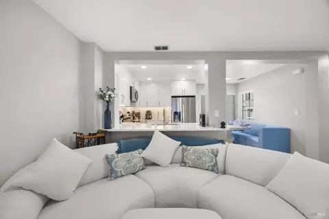 Living - 465 E Fifth St, Benicia, CA 94510 photo 5 of 5