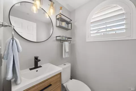 Bath - 465 E Fifth St, Benicia, CA 94510 photo 1 of 3