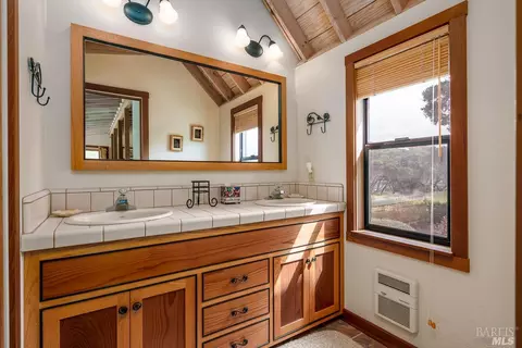 Bath - 2151 Guntly Rd, Philo, CA 95466 photo 2 of 2