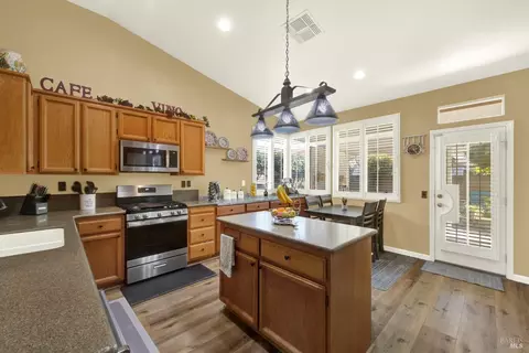Kitchen - 161 Currant Ln, Vacaville, CA 95687 photo 1 of 11