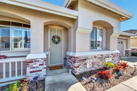 Exterior - 161 Currant Ln, Vacaville, CA 95687 photo 3 of 11