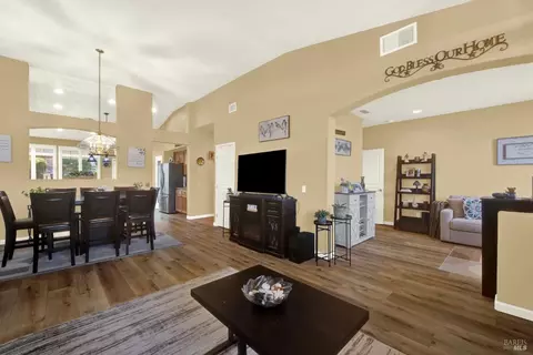 Entry Way - 161 Currant Ln, Vacaville, CA 95687 photo 1 of 5