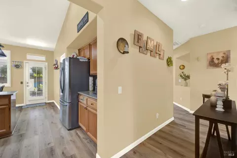 Entry Way - 161 Currant Ln, Vacaville, CA 95687 photo 3 of 5