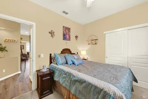 Bedroom - 161 Currant Ln, Vacaville, CA 95687 photo 4 of 5