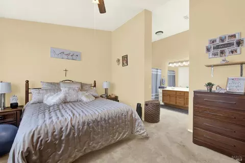 Bedroom - 161 Currant Ln, Vacaville, CA 95687 photo 2 of 5