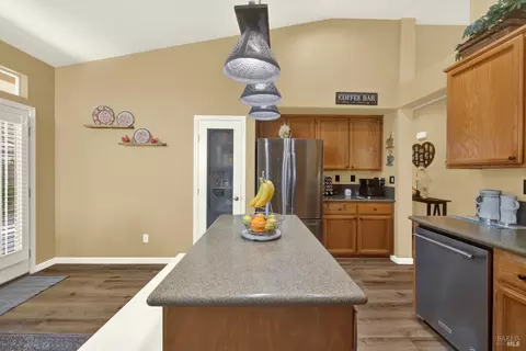 Kitchen - 161 Currant Ln, Vacaville, CA 95687 photo 7 of 11