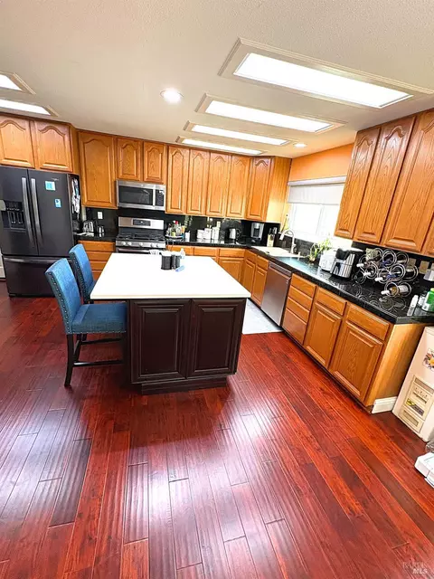 Kitchen - 32 Romine Way, Vallejo, CA 94591 photo 4 of 5