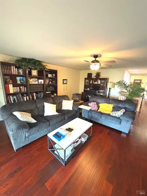 Living - 32 Romine Way, Vallejo, CA 94591 photo 6 of 10