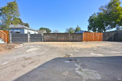 Exterior - 2610 Pacheco Blvd, Martinez, CA 94553 photo 6 of 14