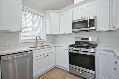 Kitchen - 2610 Pacheco Blvd, Martinez, CA 94553 photo 3 of 7