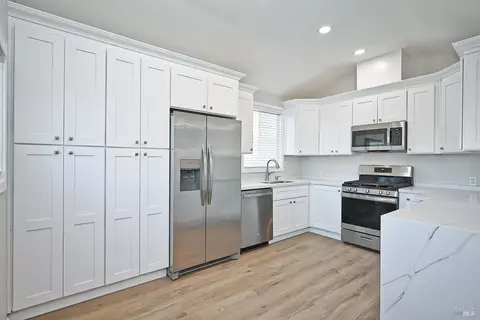 Kitchen - 2610 Pacheco Blvd, Martinez, CA 94553 photo 6 of 7