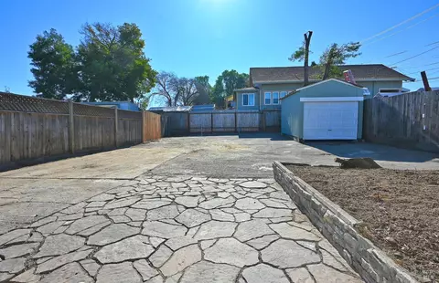 Exterior - 2610 Pacheco Blvd, Martinez, CA 94553 photo 5 of 14