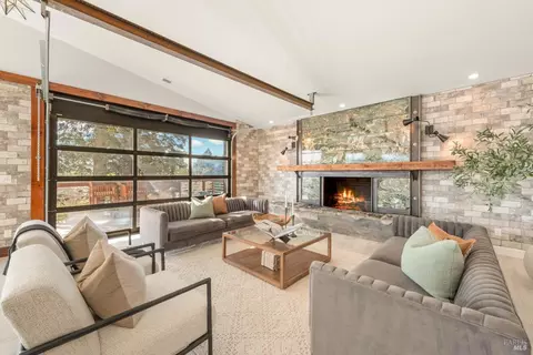 Living - 2135 E 2nd St, Benicia, CA 94510 photo 2 of 9