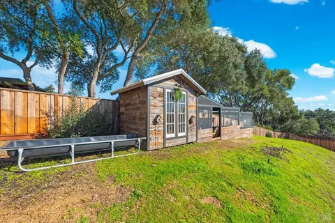 Exterior - 2135 E 2nd St, Benicia, CA 94510 photo 22 of 31