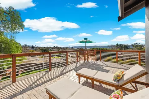 Exterior - 2135 E 2nd St, Benicia, CA 94510 photo 11 of 31