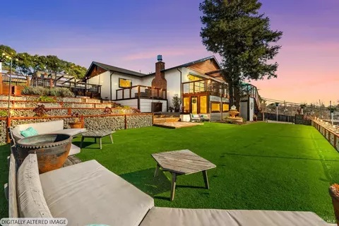 2135 E 2nd St, Benicia, CA 94510