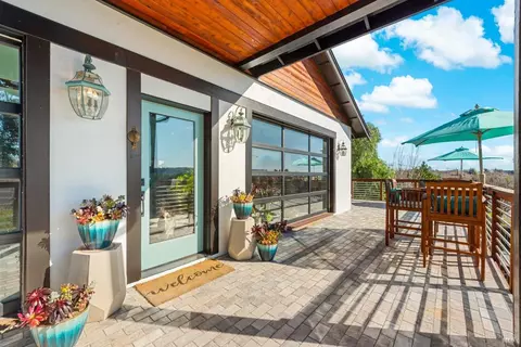 Exterior - 2135 E 2nd St, Benicia, CA 94510 photo 6 of 31