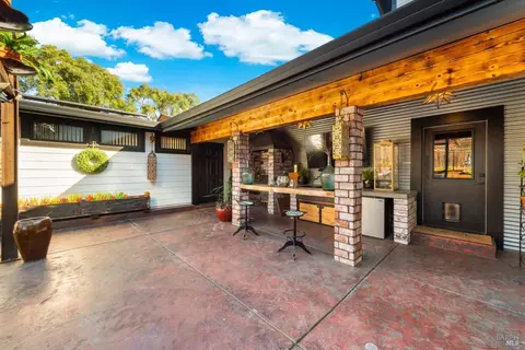 Exterior - 2135 E 2nd St, Benicia, CA 94510 photo 21 of 31