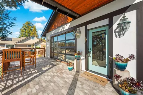 Exterior - 2135 E 2nd St, Benicia, CA 94510 photo 7 of 31