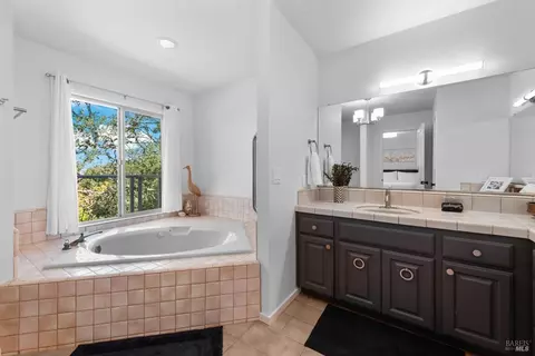Bath - 5860 Sharp Rd, Calistoga, CA 94515 photo 3 of 4