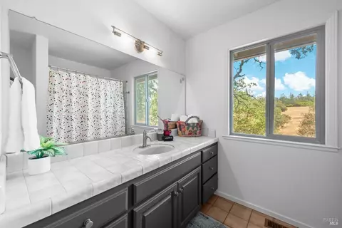 Bath - 5860 Sharp Rd, Calistoga, CA 94515 photo 4 of 4