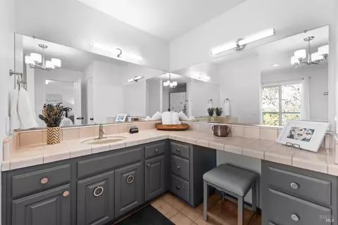 Bath - 5860 Sharp Rd, Calistoga, CA 94515 photo 2 of 4