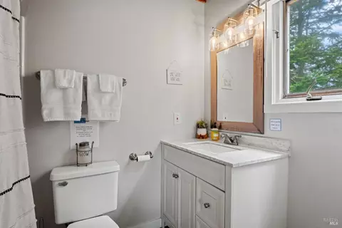 Bath - 15741 Forest View Rd, Manchester, CA 95459 photo 1 of 1