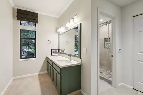 Bath - 603 Cherry Ave, Sonoma, CA 95476 photo 2 of 5