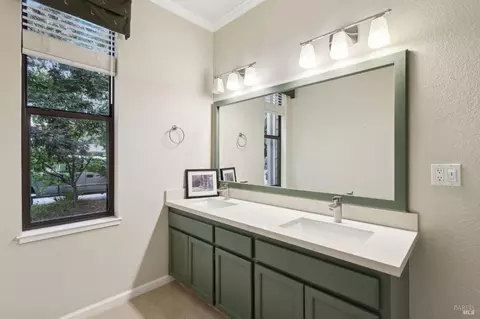 Bath - 603 Cherry Ave, Sonoma, CA 95476 photo 1 of 5