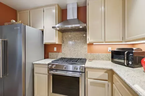Kitchen - 603 Cherry Ave, Sonoma, CA 95476 photo 4 of 6