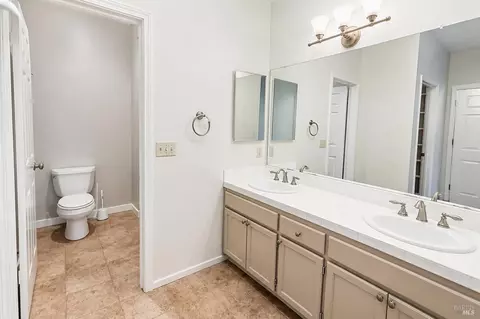 Bath - 615 Cherry Ave, Sonoma, CA 95476 photo 3 of 4