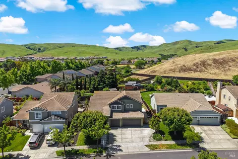 View/Area - 1833 Roseleaf Dr, Fairfield, CA 94534 photo 1 of 14