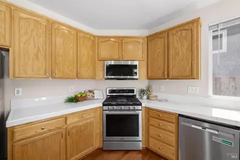 Kitchen - 1833 Roseleaf Dr, Fairfield, CA 94534 photo 5 of 5