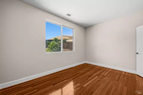 Bedroom - 1833 Roseleaf Dr, Fairfield, CA 94534 photo 2 of 11