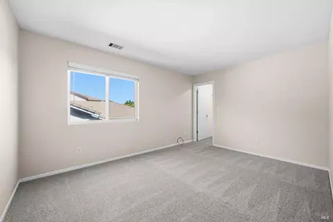 Bedroom - 1833 Roseleaf Dr, Fairfield, CA 94534 photo 7 of 11