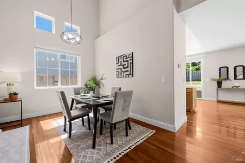 Dining - 1833 Roseleaf Dr, Fairfield, CA 94534 photo 2 of 3